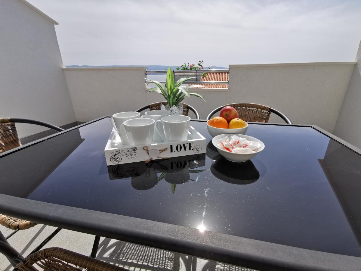 Apartments Rita Nemira Омиш Экстерьер фото