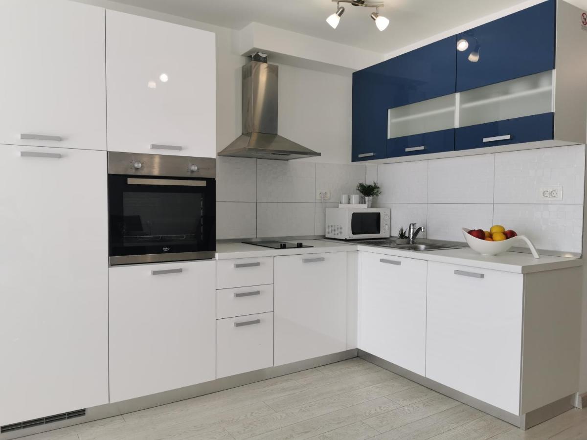 Apartments Rita Nemira Омиш Экстерьер фото